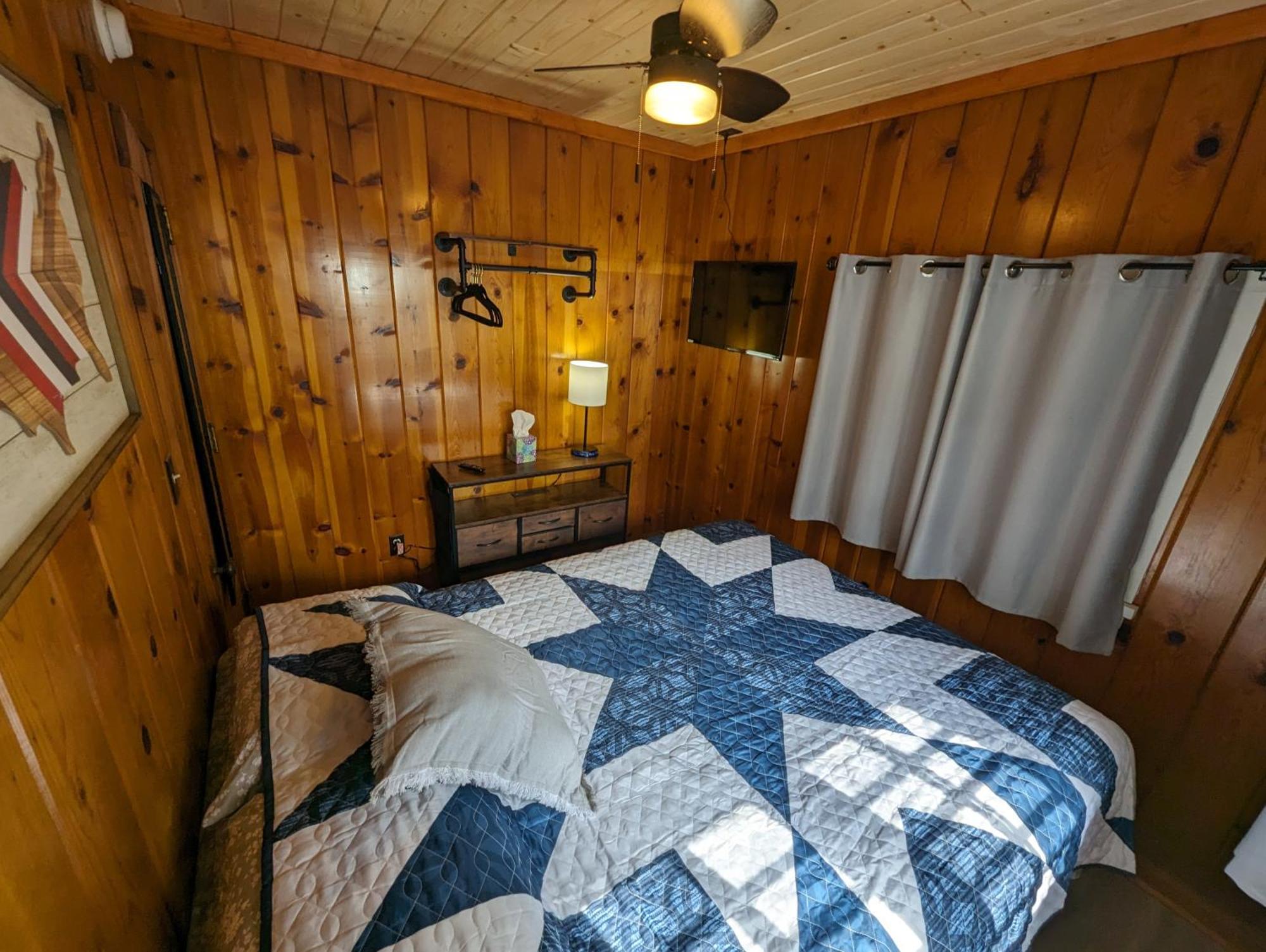 Riverside Point Resort Motel Park Rapids Oda fotoğraf
