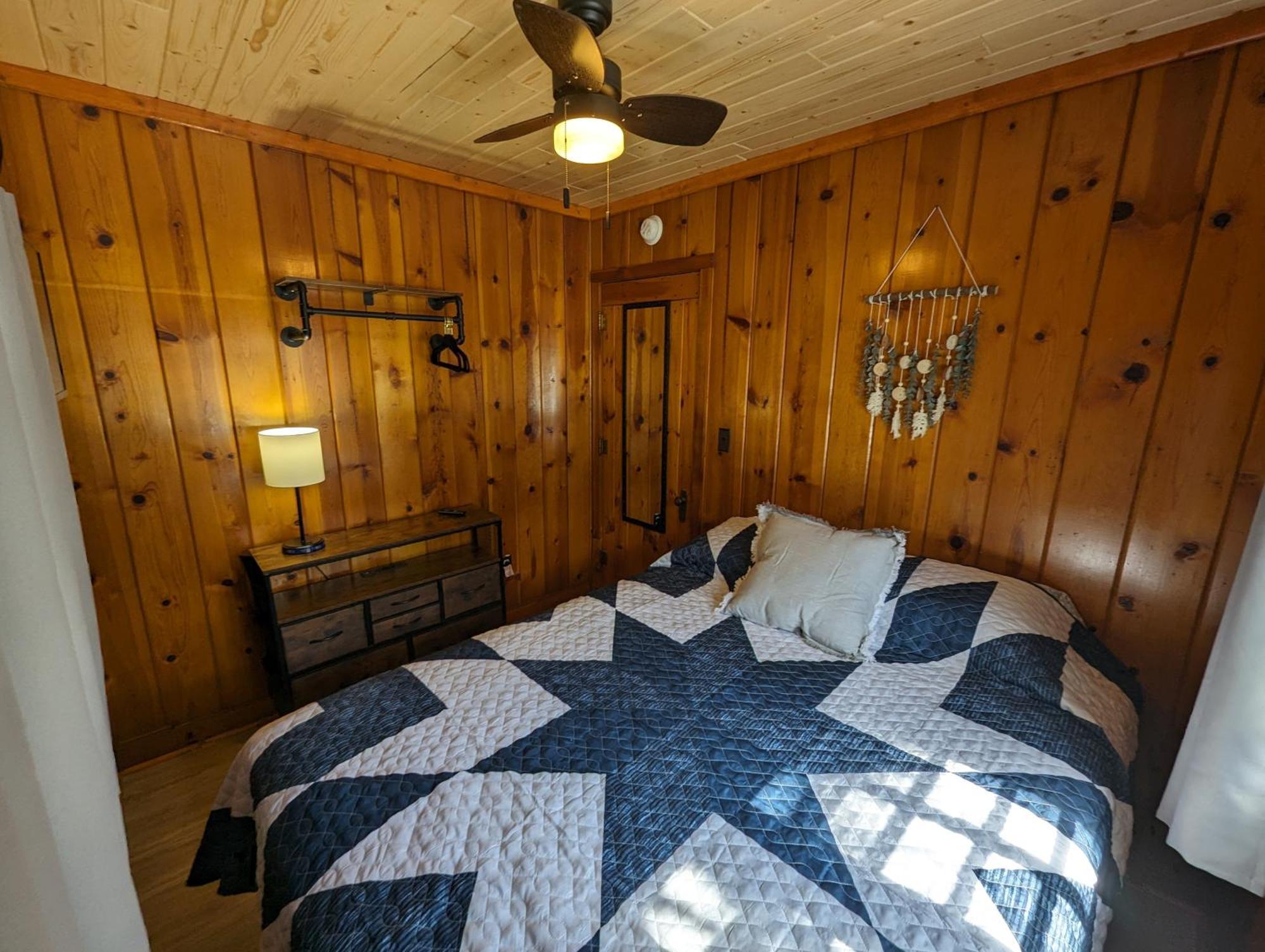 Riverside Point Resort Motel Park Rapids Oda fotoğraf